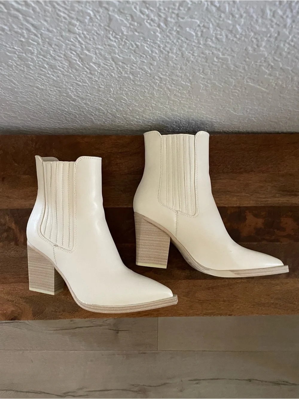 Altard State Ivory Pointed Toe Chelsea Ankle Boots | Size 7
